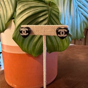 CHANEL Black and Gold Rhinestone Heart Earrings